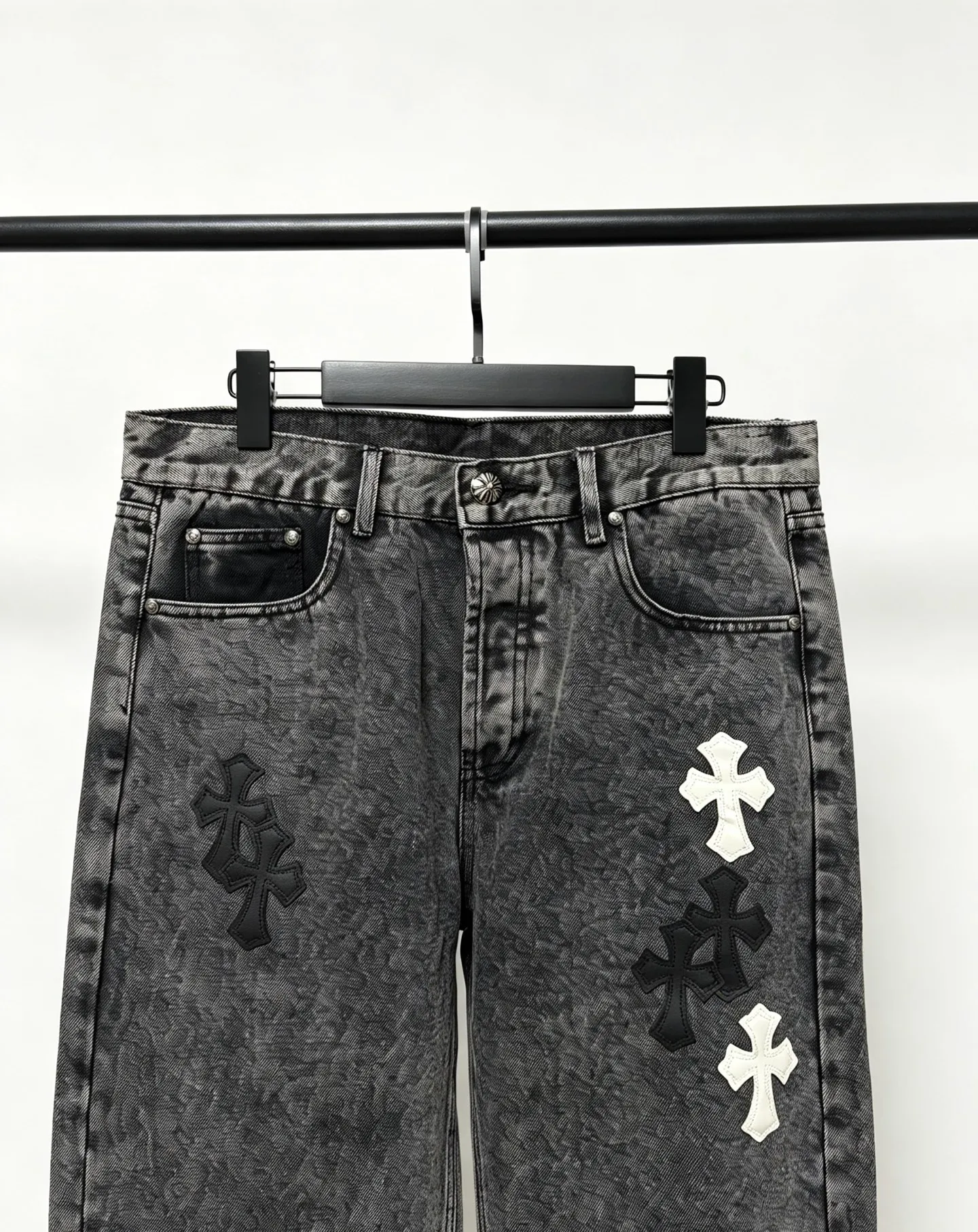Chrome Hearts Chrome Hearts ， ， ， ， ；Levi’s Classic， 。 ，Classic Black White Genuine Leather ， ， 。 ， ， ， 。 ， ， ， ，Retro 。 Black+Cream White 。 ， ， ， ， ， 。Black White ， ， 。